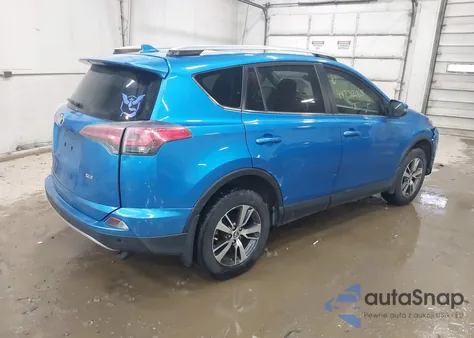 2018 Toyota Rav4 Xle from USA, damaged, VIN JTMWFREV0JD120067